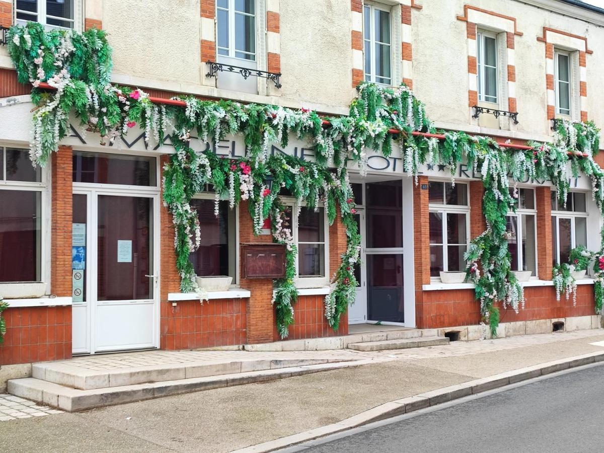 La Madeleine Hotel Saint-Benoît-sur-Loire Buitenkant foto