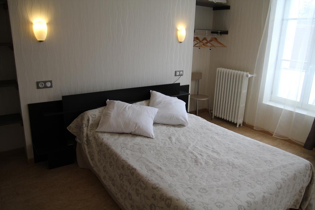 La Madeleine Hotel Saint-Benoît-sur-Loire Kamer foto